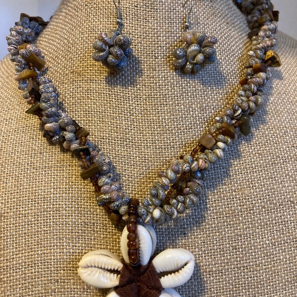 Necklace and matching earrings - Picture 3 of 3